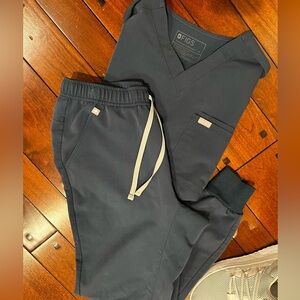 Figs 2 Piece  Scrub Set